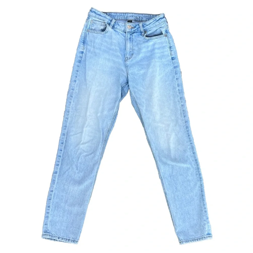 American Eagle Jeans Women’s Size 4 Regular Light Blue High Rise Mom Strigid - Picture 1 of 8